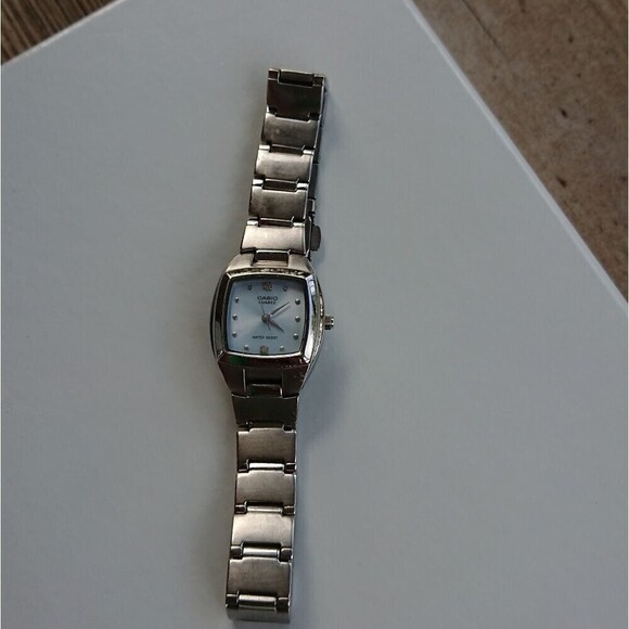 Casio Accessories - Casio LTP2046A-2A Crystal Accented Bracelet Watch